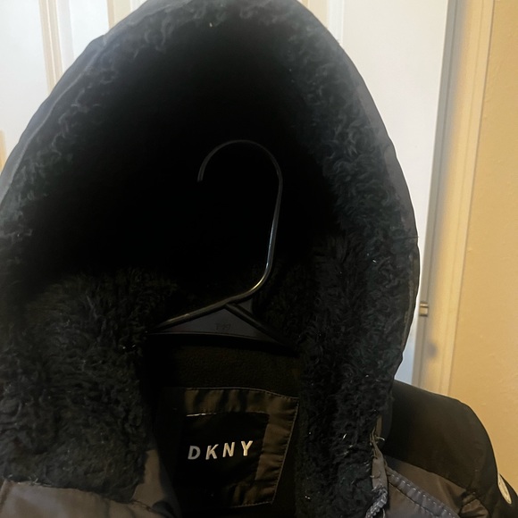 EUC DKNY Insulated Puffer Coat - Picture 4 of 5